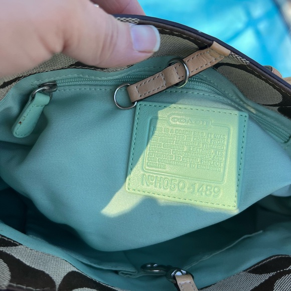 Coach Beige Hampton Signature C logo Canvas under the sea tote/ No 1489 - Picture 5 of 6